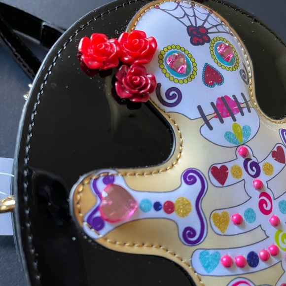 Betsey Johnson Gingerbread cookie cross body. Black patent. 💀 - Picture 3 of 5